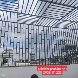 Quy trình thợ thi công khung sắt bảo vệ sân thượng tại Quận 12
