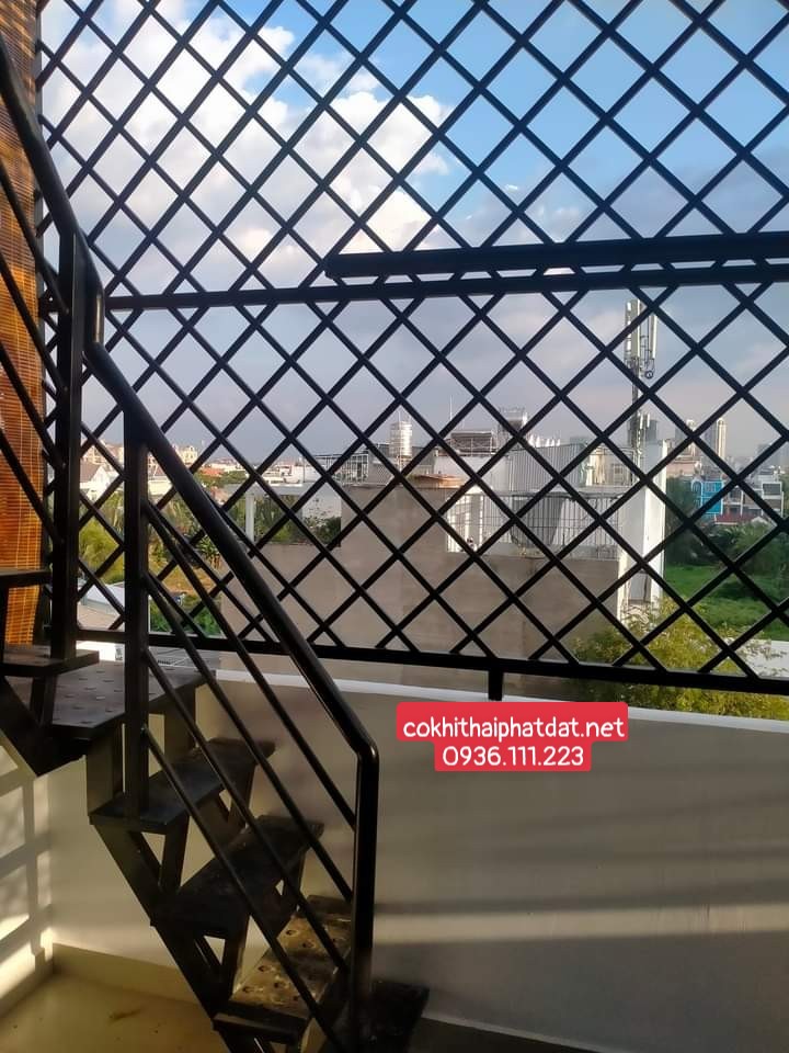 Tại sao khách hàng cần lắp đặt khung sắt bảo vệ