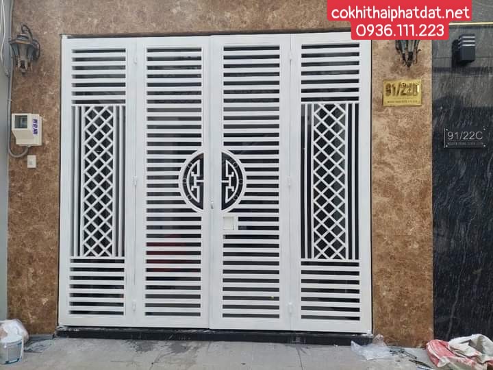 Mẫu cổng sắt 4 cánh đẹp