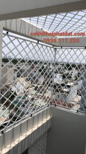 Làm khung sắt bảo vệ sân thượng giá rẻ tại TP Dĩ An