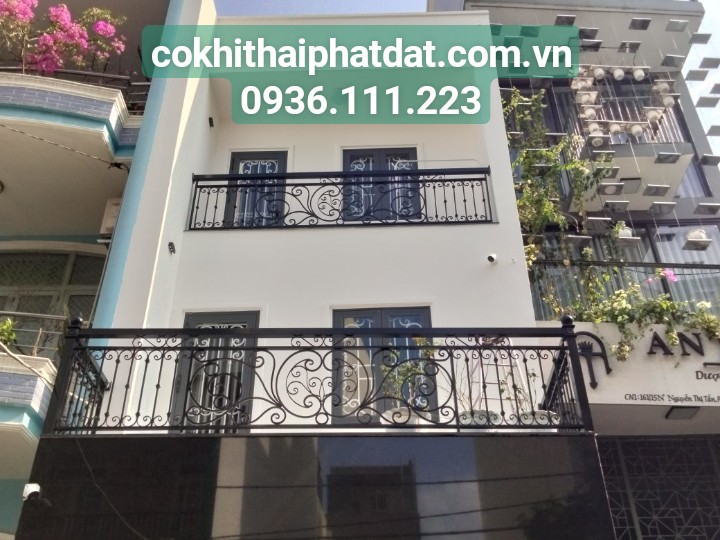 Tại sao quý khách nên chọn dịch vụ làm lan can sắt giá rẻ tại Quận 8 của chúng tôi