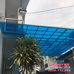 Làm mái poly nhựa lấy sáng tại Quận 11