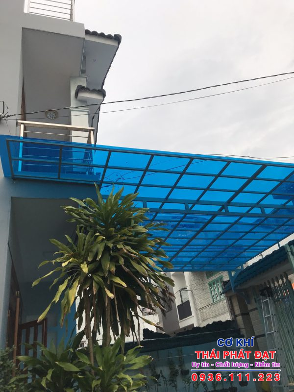 Làm mái poly nhựa lấy sáng tại Quận 11