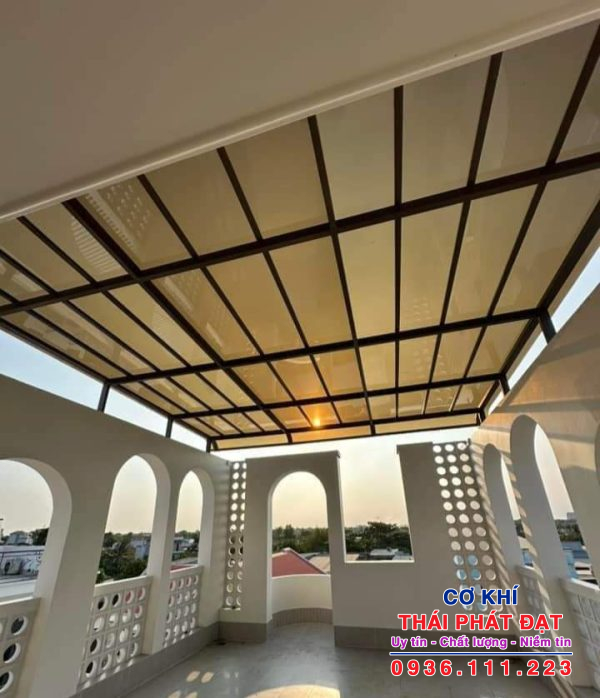 Thợ thi công mái poly giá rẻ tại quận Tân Bình