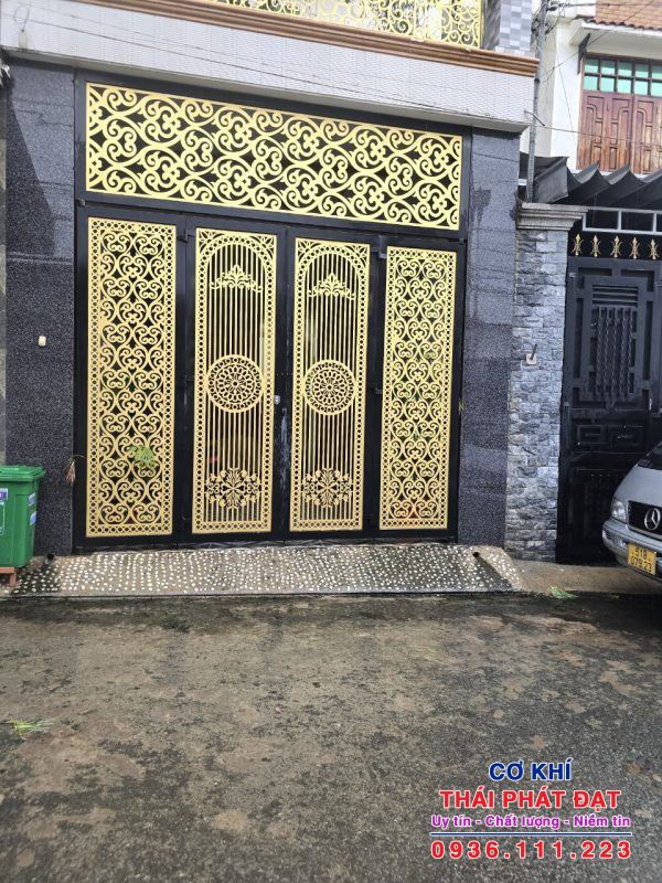 Chuyên làm cửa cổng sắt CNC tại Hóc Môn TP HCM