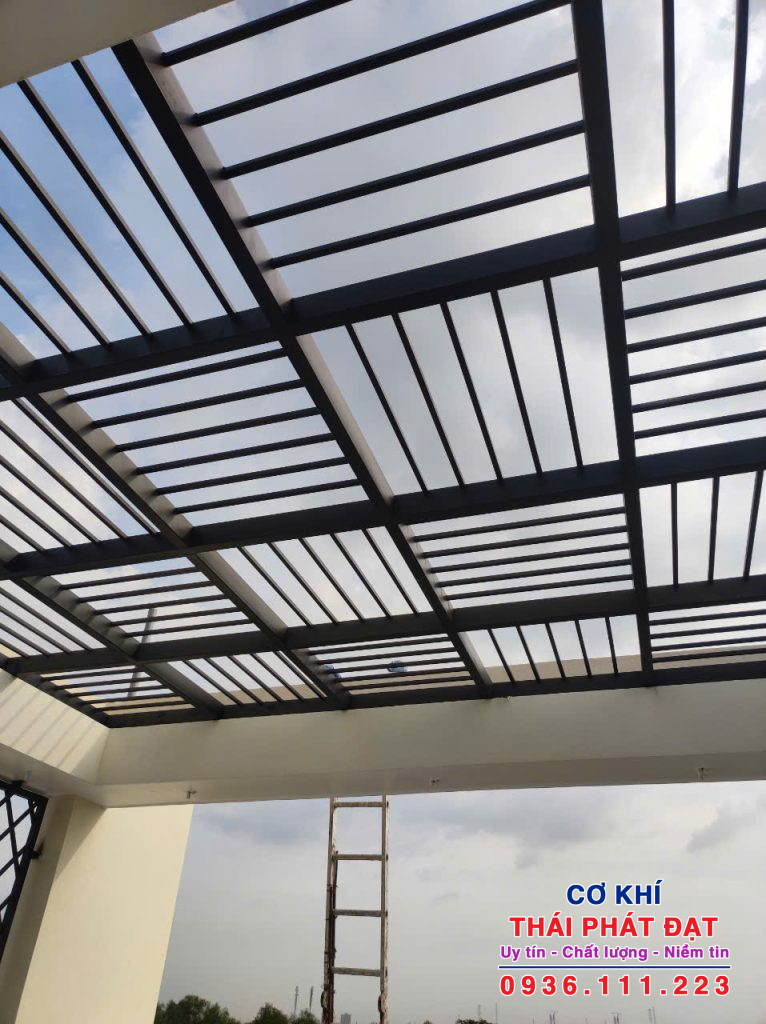 Thi công khung sắt bảo vệ giá rẻ, chất lượng cao tại TP Thủ Dầu Một