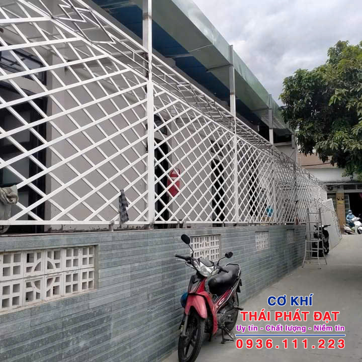 Dịch vụ thiết kế và thi công khung sắt bảo vệ giá rẻ, uy tín tại Quận Bình Tân