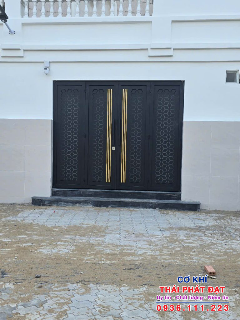 Chuyên Làm Cửa Cổng CNC Tại Quận 12 – Nhận Thiết Kế Theo Yêu Cầu