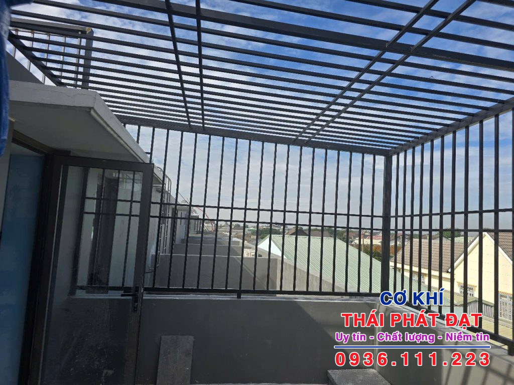 Thiết kế thi công và lắp đặt khung sắt bảo vệ theo yêu cầu tại TP HCM