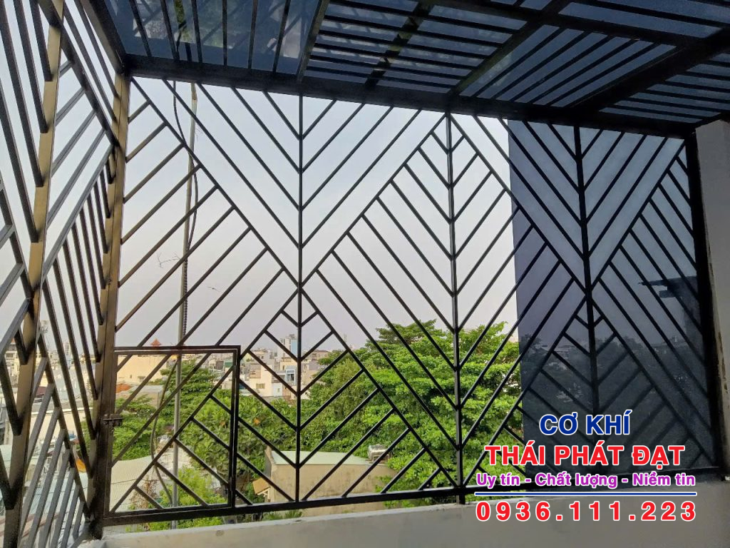 Thợ làm khung sắt bảo vệ tại TP HCM – Thi công nhanh, giá hợp lý