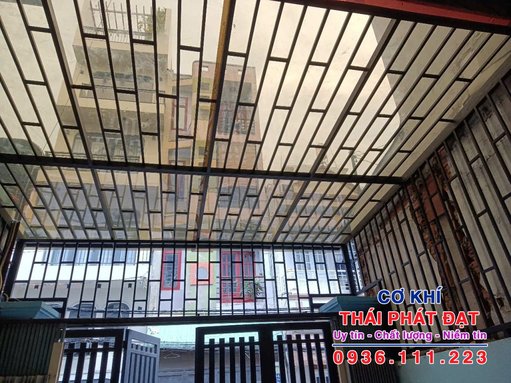 Thi Công Mái Nhựa Poly Tại Củ Chi – Chất Lượng Cao, Bảo Hành Dài Hạn