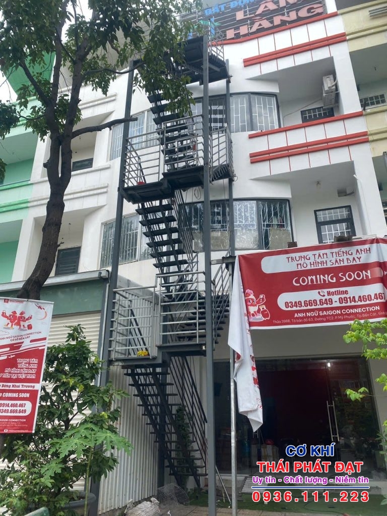 Báo giá làm cầu thang thoát hiểm tại TP Thủ Đức uy tín chất lượng giá cạnh tranh