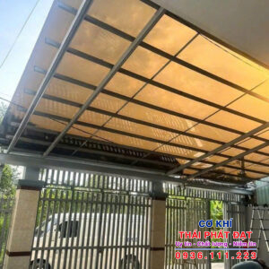 Làm mái nhựa poly tại Quận 9